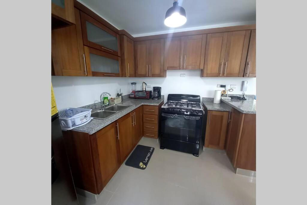 Confortable Apartamento De 3 Tres Habitaciones, Con Hermosa Vista De Area Verde, Ademas De Piscinas Y Juegos Infantiles En Area Recreativa Santiago De Los Caballeros Luaran gambar