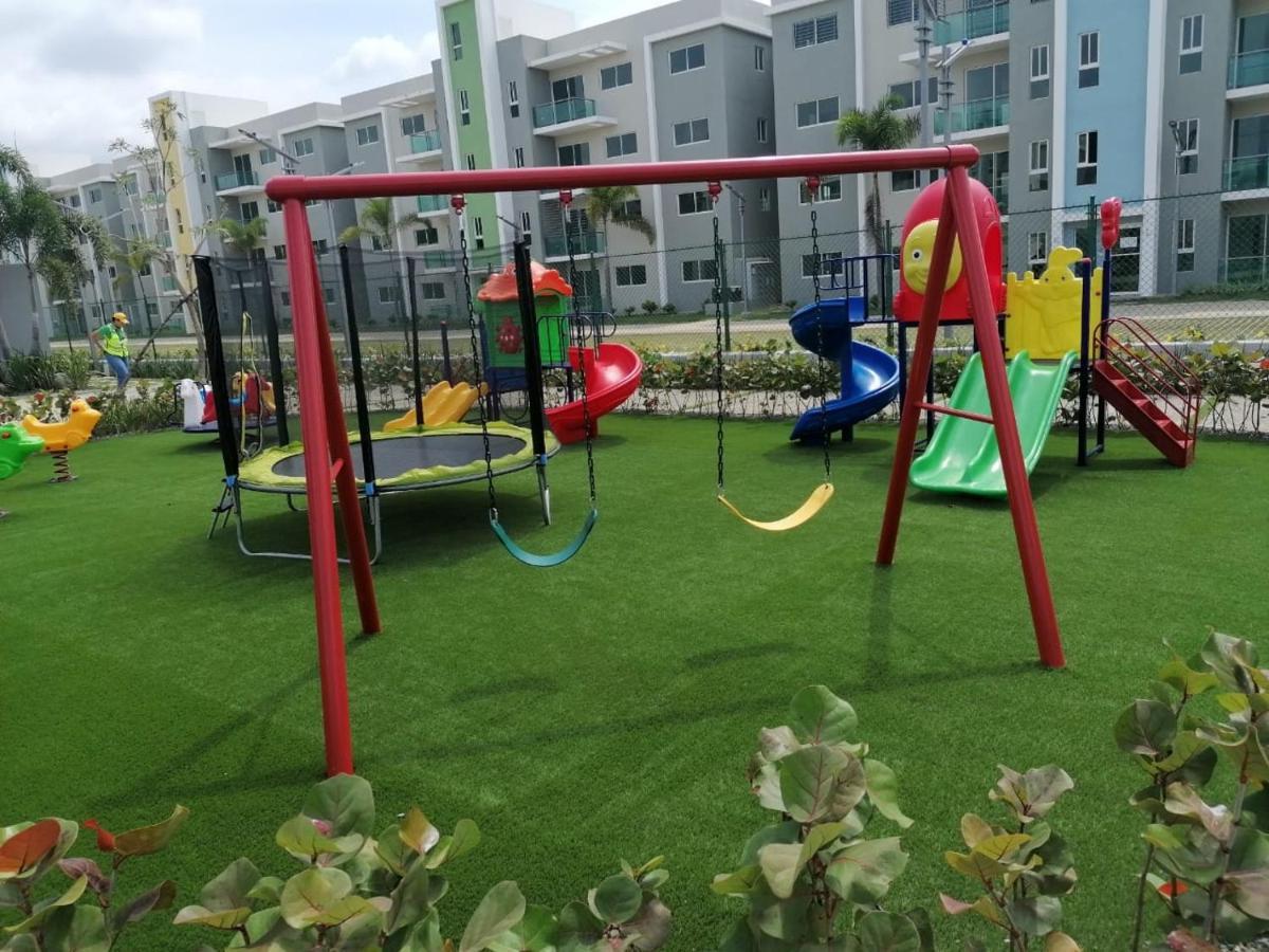 Confortable Apartamento De 3 Tres Habitaciones, Con Hermosa Vista De Area Verde, Ademas De Piscinas Y Juegos Infantiles En Area Recreativa Santiago De Los Caballeros Luaran gambar